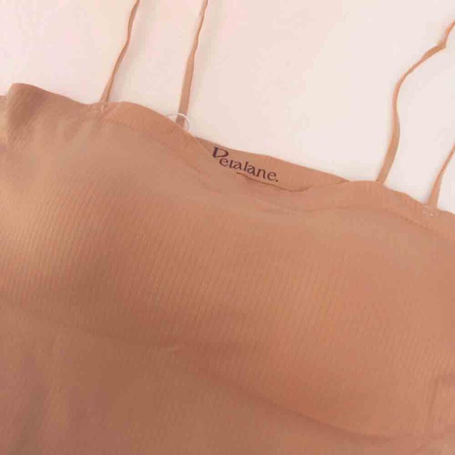 Petalane Top-Modell Elva in beige - Details